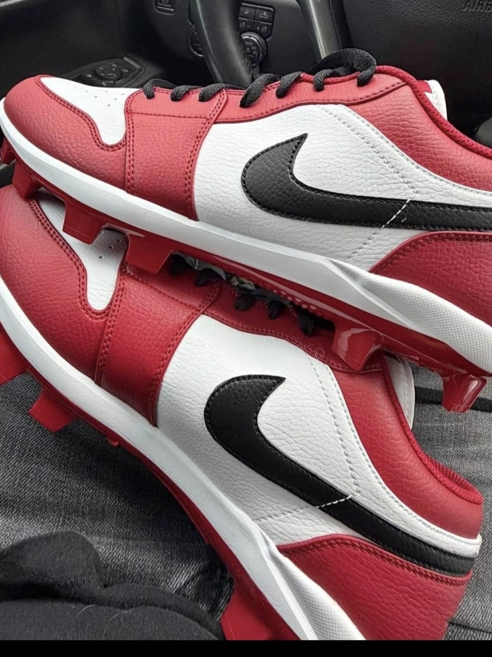 AIR JORDAN I FOOTBALL CLEATS